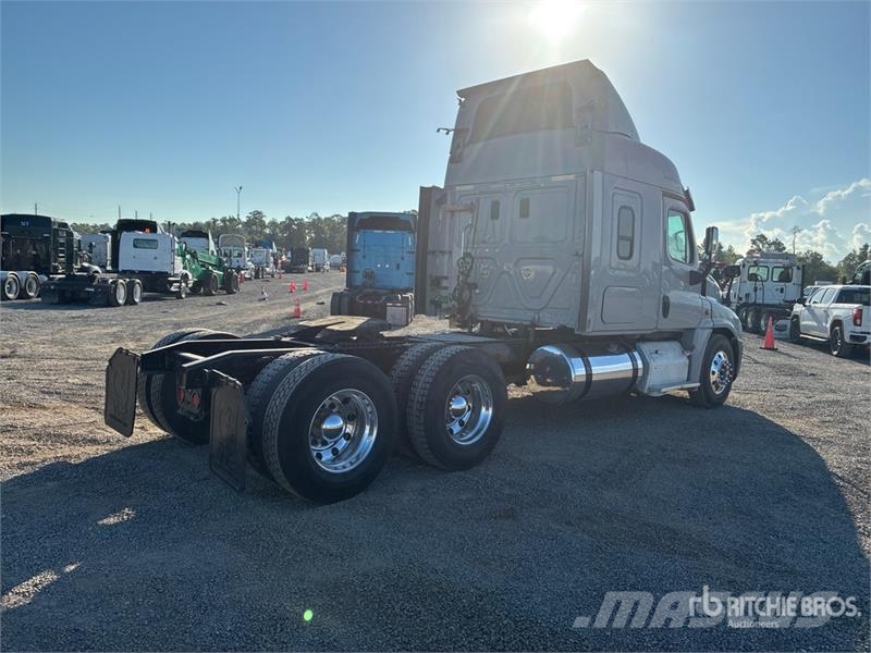 Freightliner Cascadia 125 Влекачи
