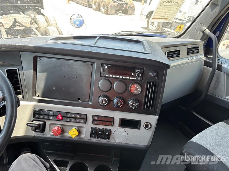 Freightliner Cascadia 126 6x4 T/A Sleeper Truck Tractor Τράκτορες