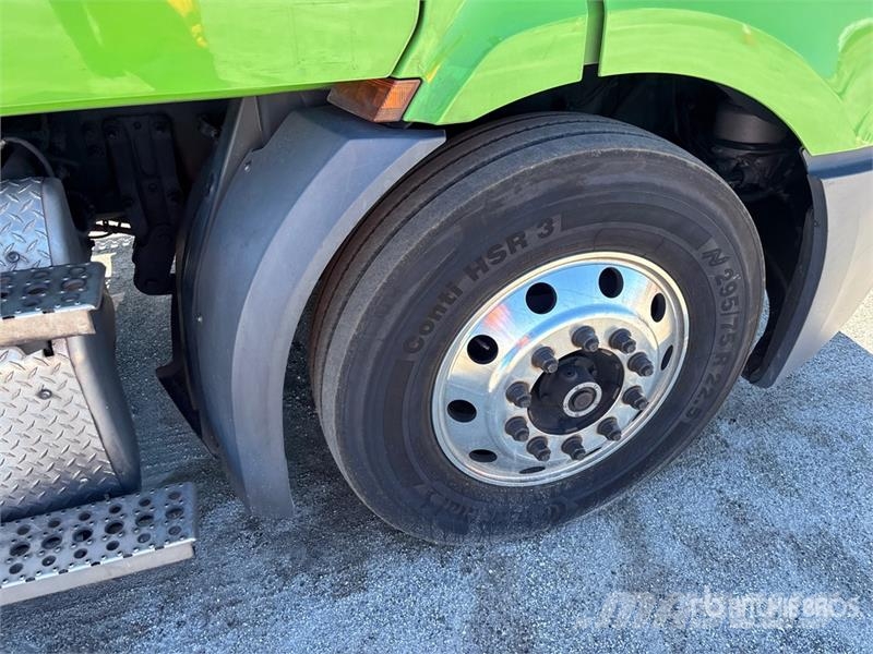 Freightliner Cascadia 116 曳引機組件