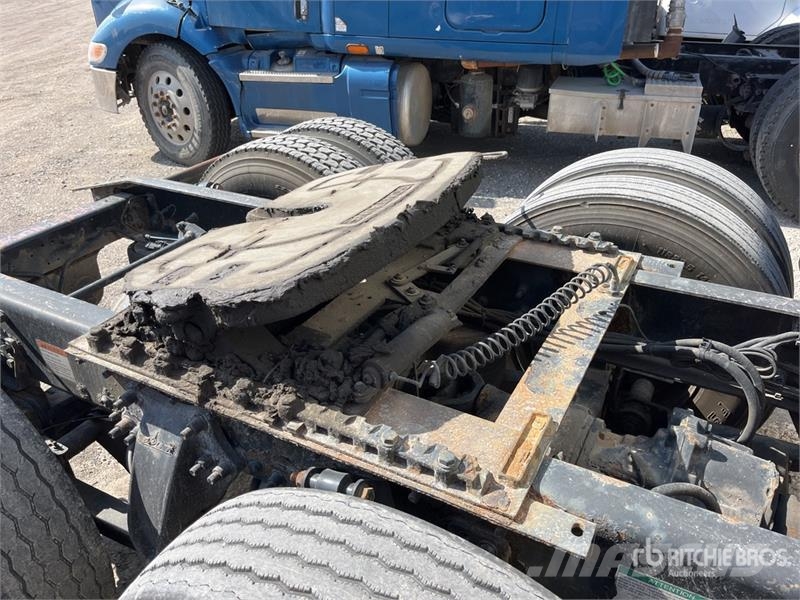 Freightliner Cascadia 125 6x4 T/A Sleeper Truck Tractor Cabezas tractoras