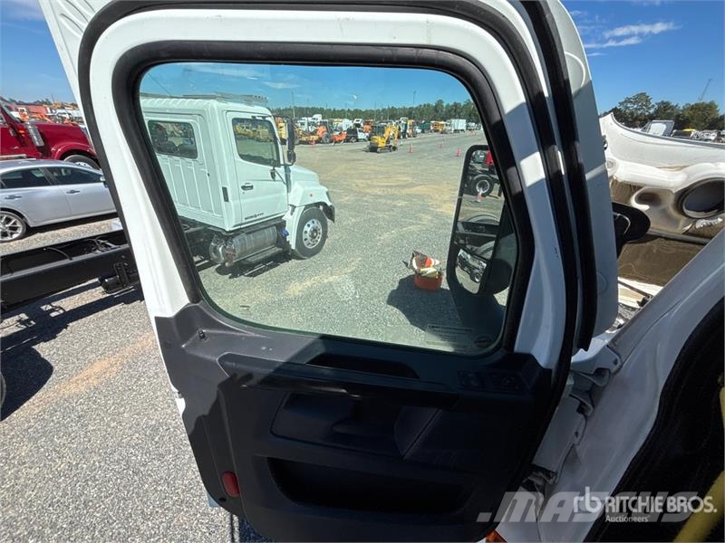 Freightliner Cascadia 126 Седельные тягачи