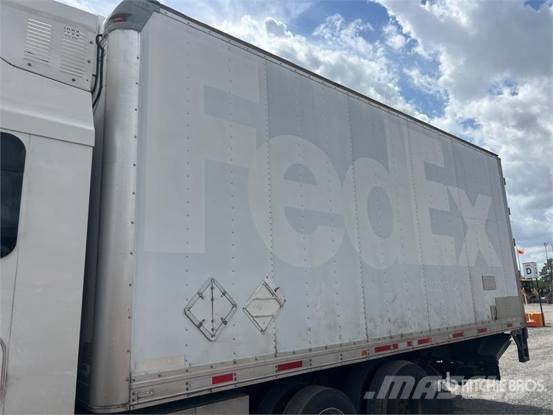 Freightliner CASCADIA 113 6x2 Sleeper Refrigerated Truck Hűtős