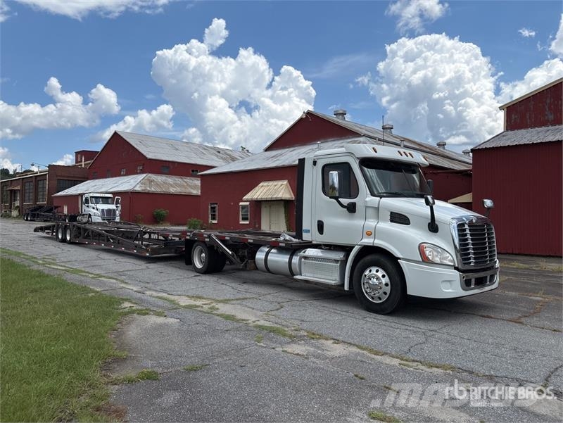 Freightliner Cascadia 113 Camiones portacoches