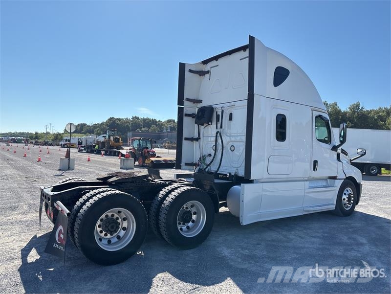Freightliner Cascadia 126 6x4 T/A Sleeper Truck Tractor Τράκτορες