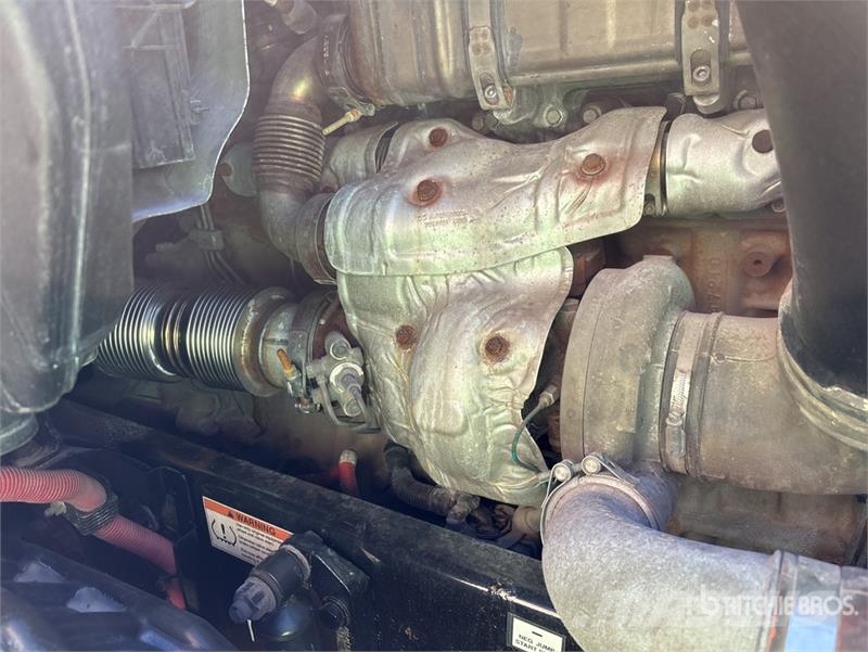 Freightliner Cascadia 126 6x4 T/A Sleeper Truck Tractor Седельные тягачи
