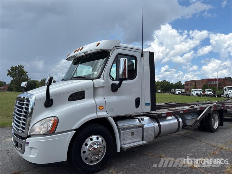 Freightliner Cascadia 113 Camiones portacoches