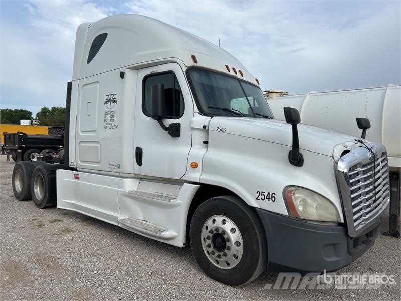Freightliner Cascadia 125 6x4 T/A Sleeper Truck Tractor 曳引機組件