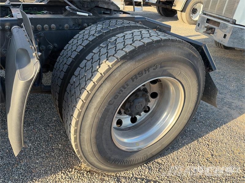 Freightliner Cascadia 113 Vetopöytäautot
