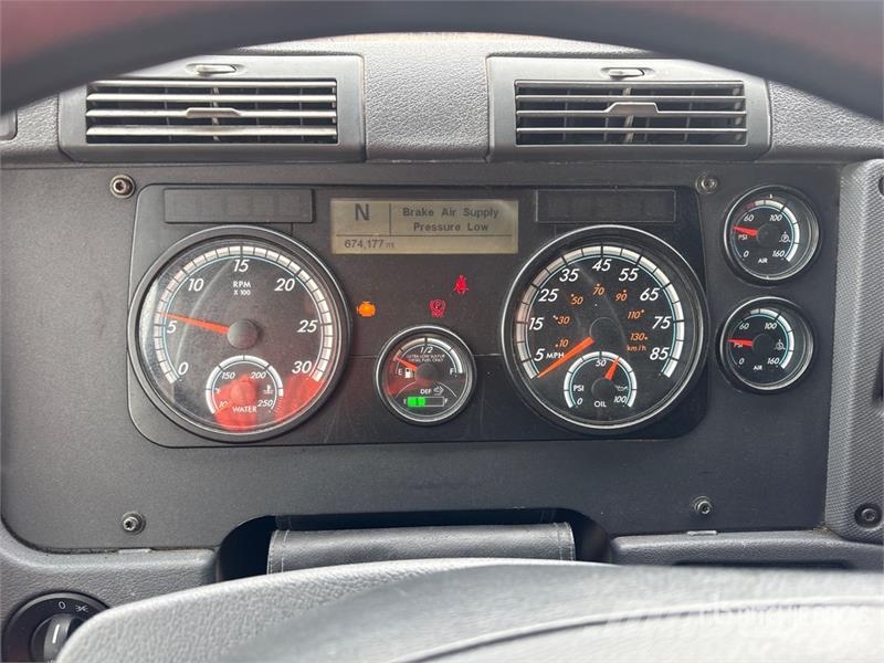 Freightliner Cascadia 125 6x4 T/A Sleeper Truck Tractor Vilcēji