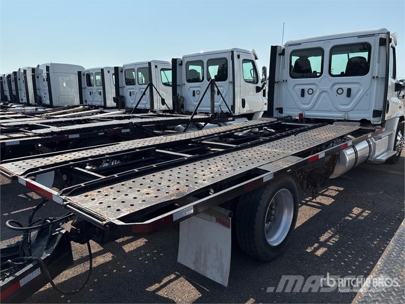 Freightliner Cascadia 113 Camiones portacoches