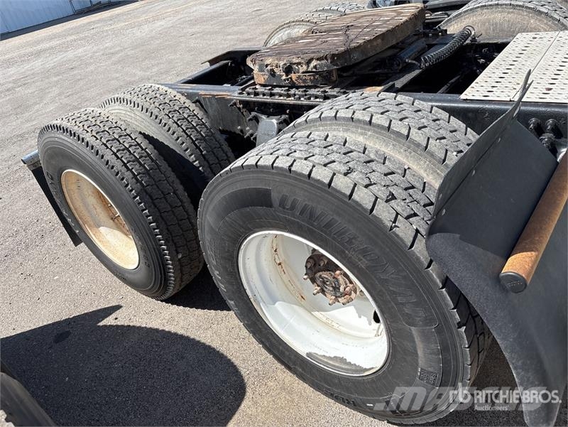 Freightliner Cascadia 125 6x4 T/A Sleeper Truck Tractor Sattelzugmaschinen