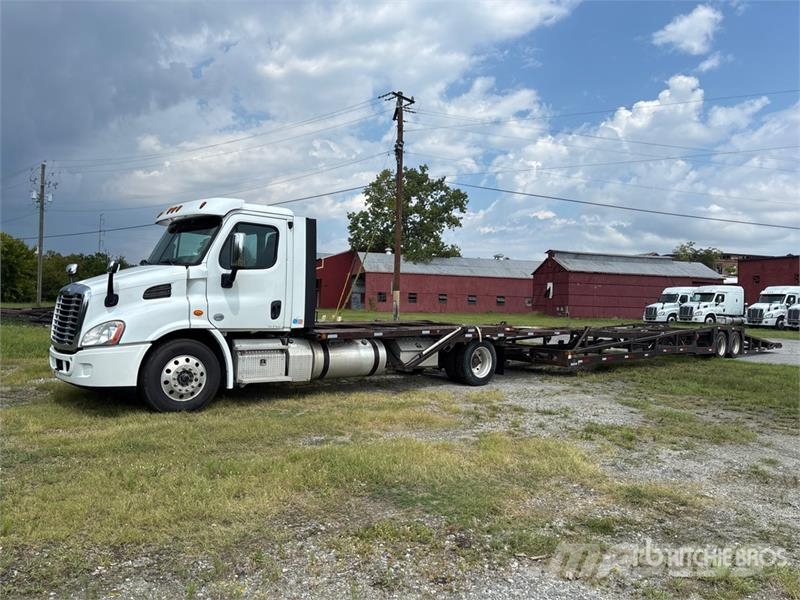 Freightliner Cascadia 113 Camiones portacoches