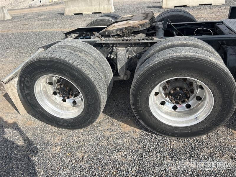 Freightliner Cascadia 125 6x4 T/A Sleeper Truck Tractor Седельные тягачи