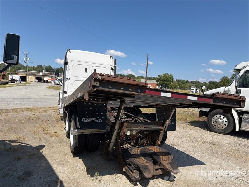 Freightliner Cascadia 113 6x4 Sleeper Car Carrier Truck Camiones portacoches