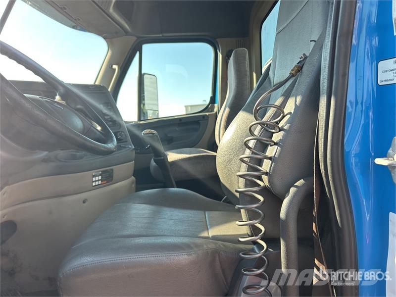 Freightliner Cascadia 113 Trekkers