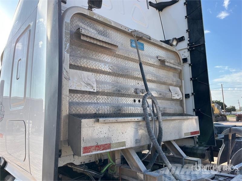 Freightliner Cascadia 126 6x4 T/A Sleeper Truck Tractor Tracteur routier