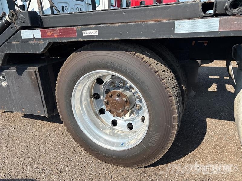 Freightliner Cascadia 113 Camiones portacoches