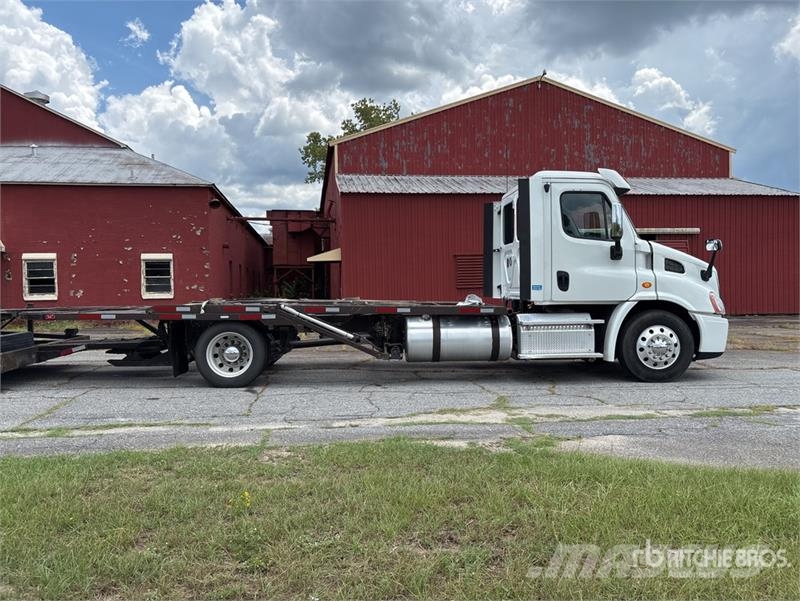 Freightliner Cascadia 113 Camiones portacoches