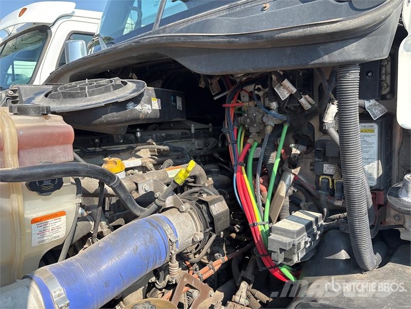 Freightliner Cascadia 113 Camiones portacoches