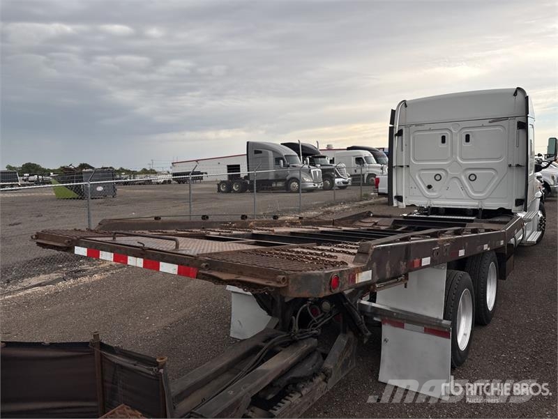 Freightliner Cascadia 113 6x4 Sleeper Car Carrier Truck Evakuatori