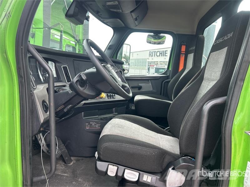 Freightliner Cascadia 116 Trekkvogner