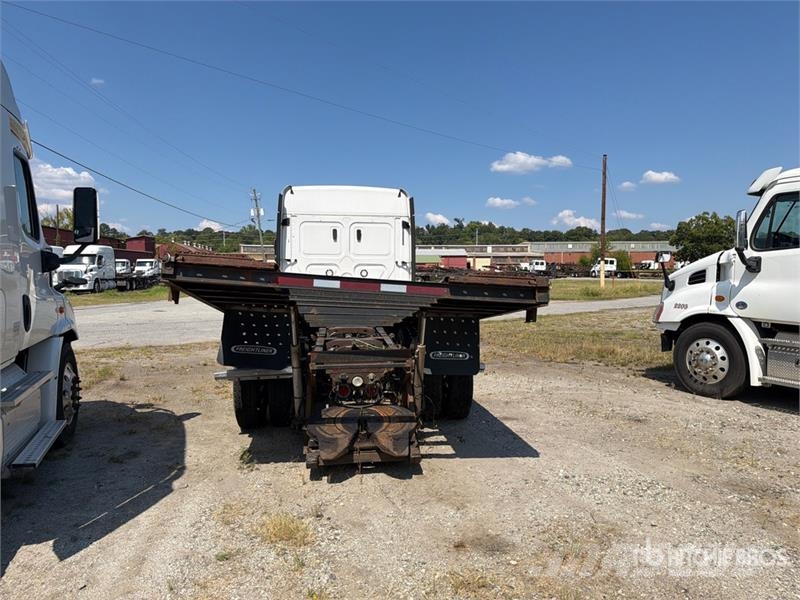 Freightliner Cascadia 113 6x4 Sleeper Car Carrier Truck Camiones portacoches