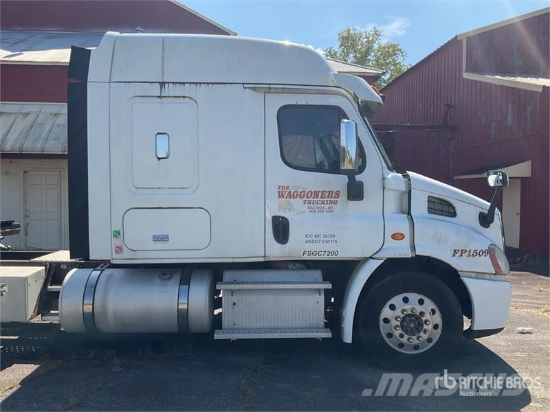 Freightliner Cascadia 113 6x4 Sleeper Car Carrier Truck Evakuatori