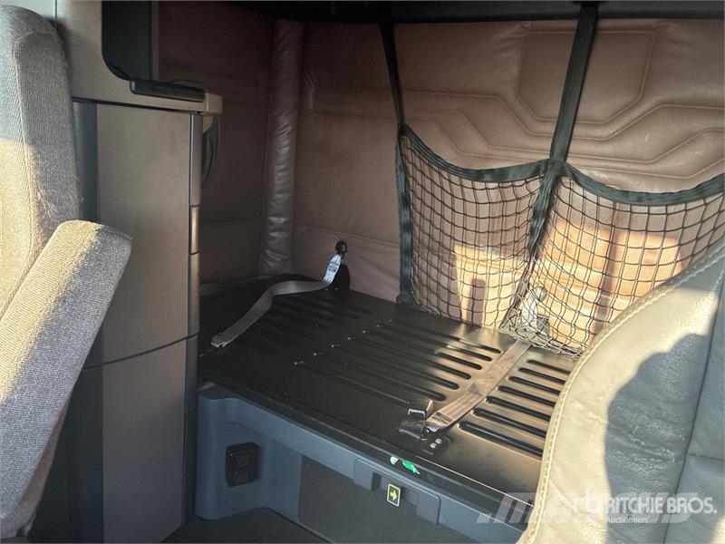 Freightliner Cascadia 125 Sadulveokid