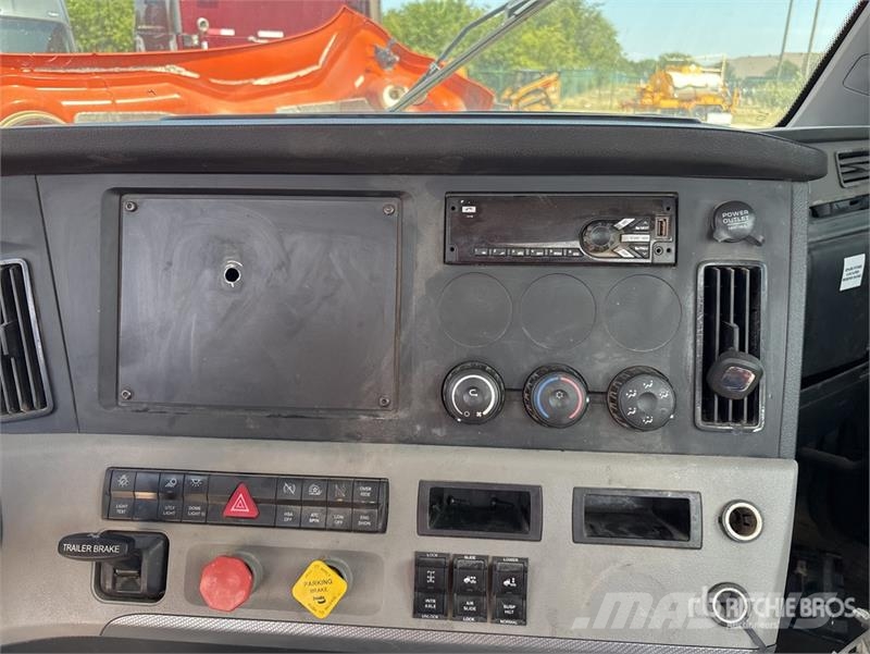 Freightliner Cascadia 116 Tractor Units
