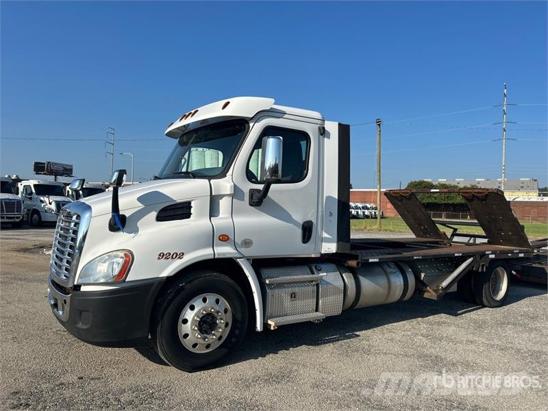 Freightliner Cascadia 113 T/A Car Carrier Truck Autoveokid