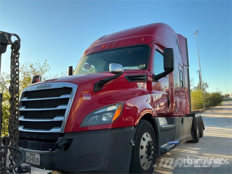 Freightliner Cascadia T/A Sleeper Truck Tractor (Inoperable) Vlačilci