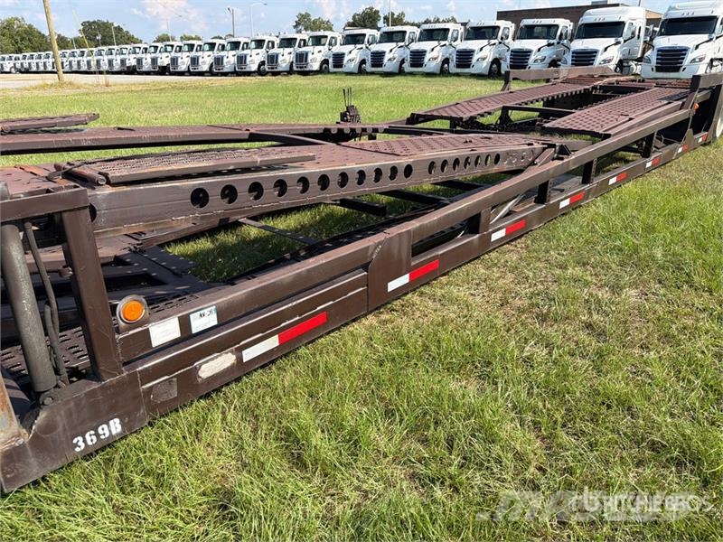 Freightliner Cascadia 113 6x4 Sleeper Car Carrier Truck مركبات النقل