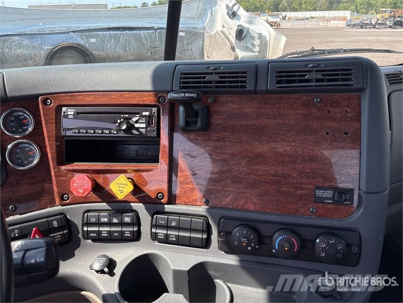 Freightliner Cascadia 113 Camiones portacoches