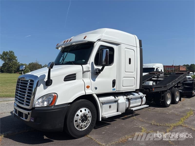 Freightliner Cascadia 113 6x4 Sleeper Car Carrier Truck Biltransportbilar