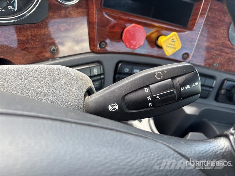 Freightliner Cascadia 113 Camiones portacoches