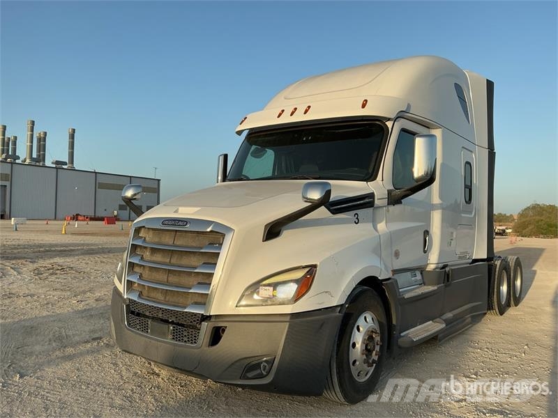 Freightliner Cascadia 126 6x4 T/A Sleeper Truck Tractor (Inoper Tegljači