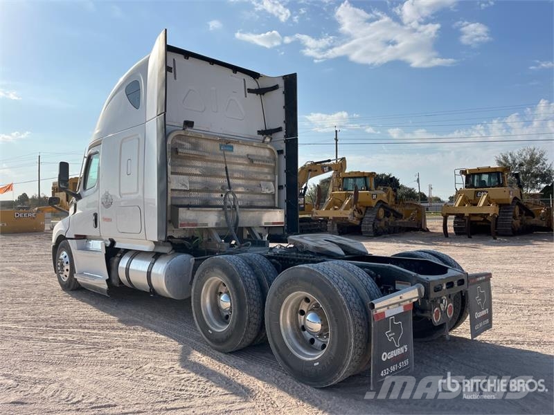 Freightliner Cascadia 126 6x4 T/A Sleeper Truck Tractor Tracteur routier