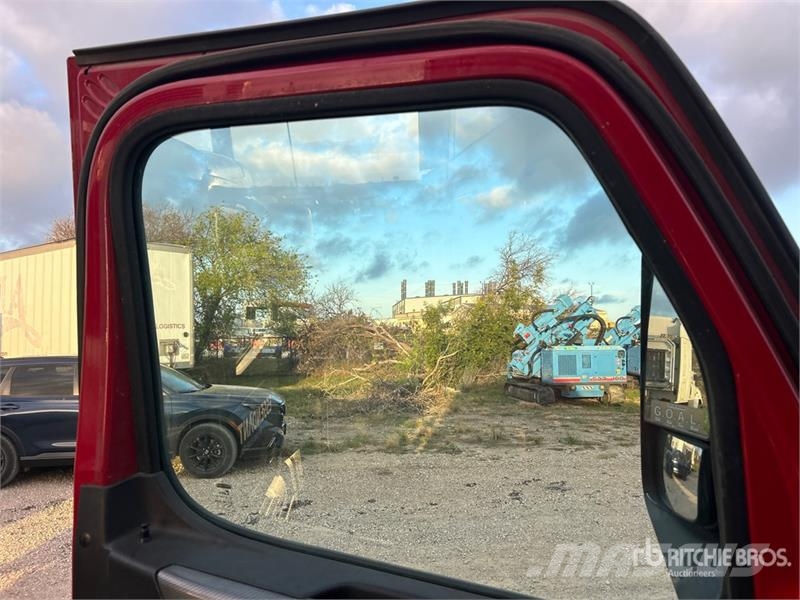 Freightliner Cascadia 6x4 T/A Sleeper Truck Tractor (Inoperable Trekkvogner