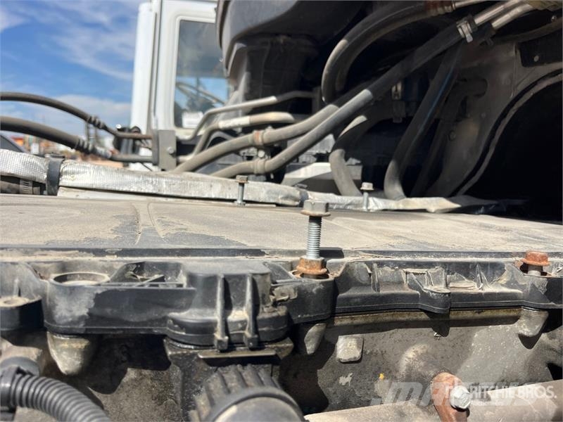 Freightliner Cascadia 126 6x4 T/A Sleeper Truck Tractor Седельные тягачи