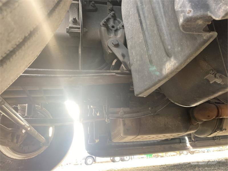 Freightliner Cascadia 125 6x4 T/A Sleeper Truck Tractor (Inoper Cabezas tractoras