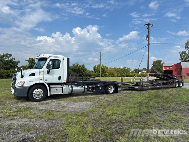 Freightliner Cascadia 113 Camiones portacoches