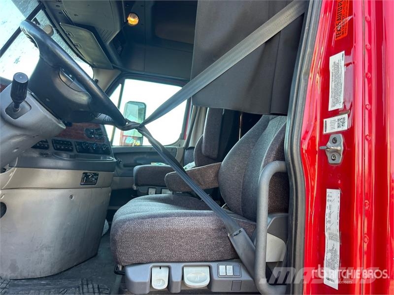 Freightliner Cascadia 125 Vilcēji