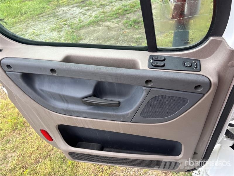 Freightliner Cascadia 113 Camiones portavehículos