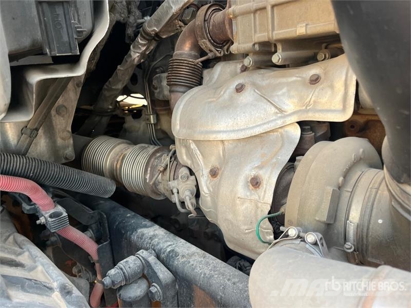 Freightliner Cascadia 126 6x4 T/A Sleeper Truck Tractor Sattelzugmaschinen