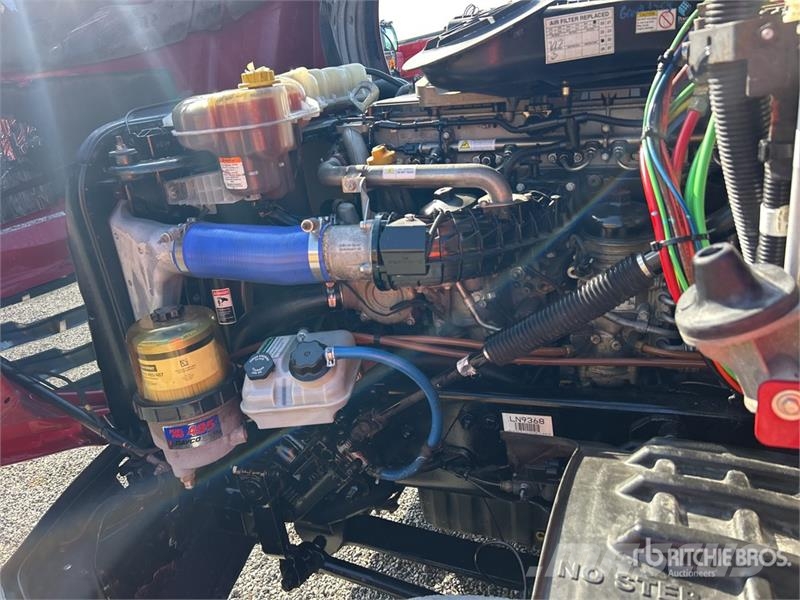 Freightliner Cascadia 126 6x4 T/A Sleeper Truck Tractor Trekkers