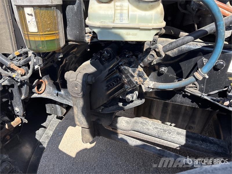 Freightliner Cascadia 126 6x4 T/A Sleeper Truck Tractor Седельные тягачи