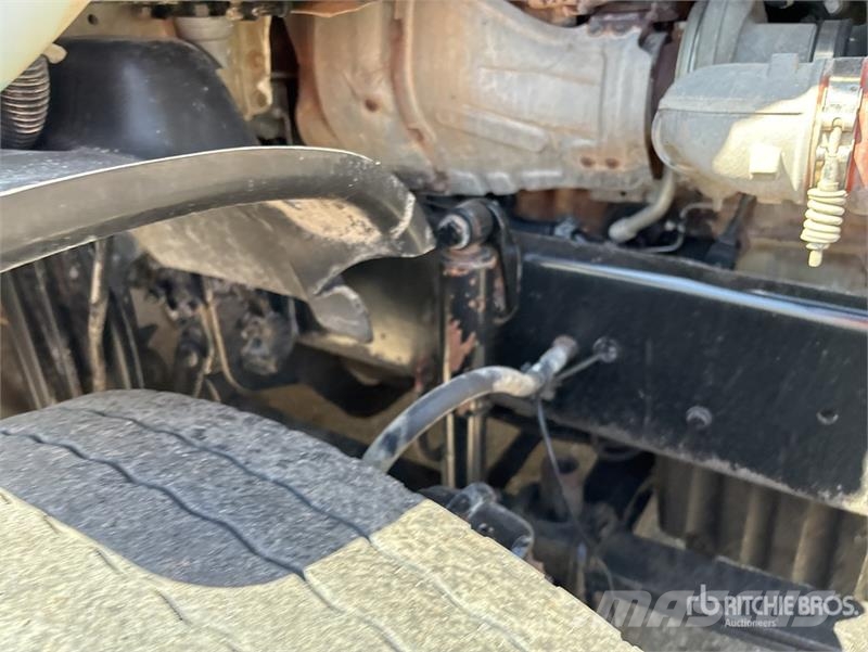 Freightliner Cascadia 125 6x4 T/A Sleeper Truck Tractor Sattelzugmaschinen