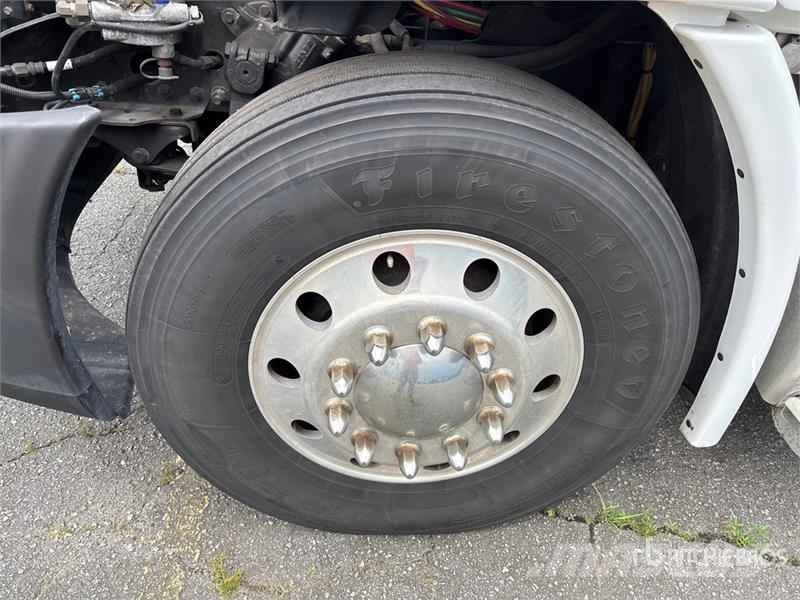 Freightliner Cascadia 113 4x2 Car Carrier Truck Vehicle transporters