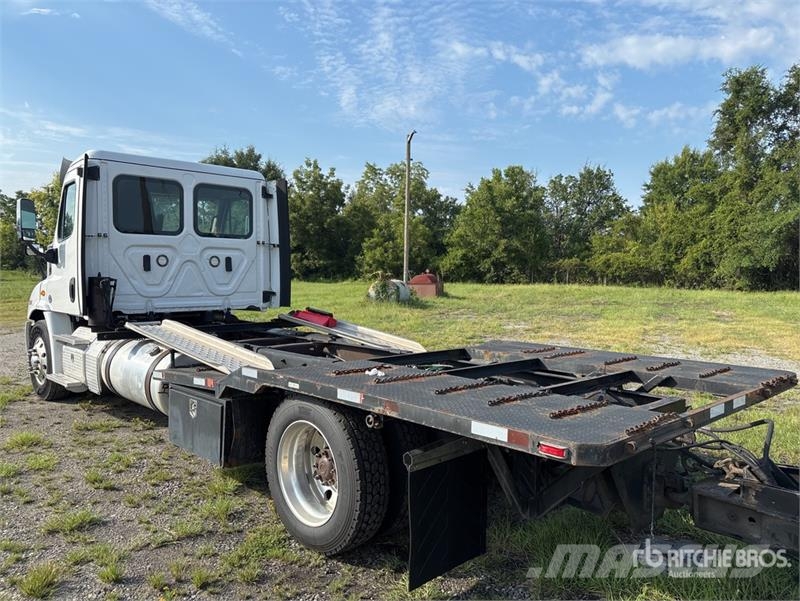 Freightliner Cascadia 113 Camiones portacoches