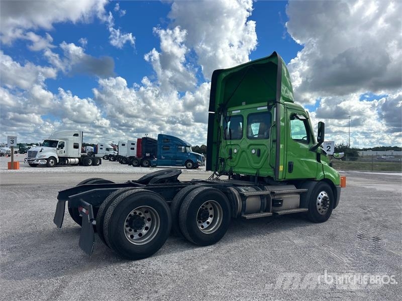 Freightliner Cascadia 116 Truck Tractor Units
